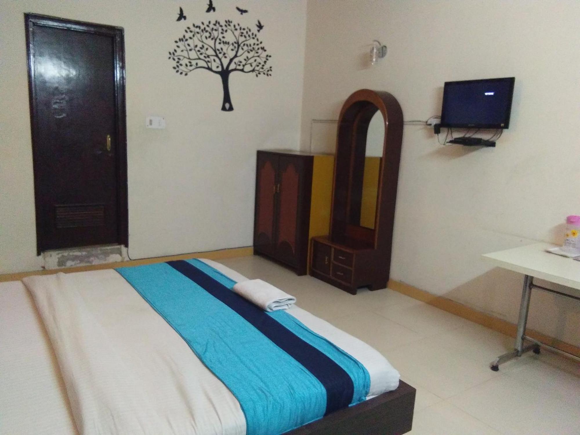 Hotel Samridhi Palace Juhi Bari ภายนอก รูปภาพ